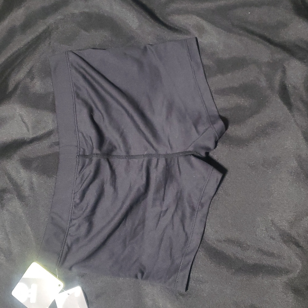Compression Shorts - Picture 3 of 3